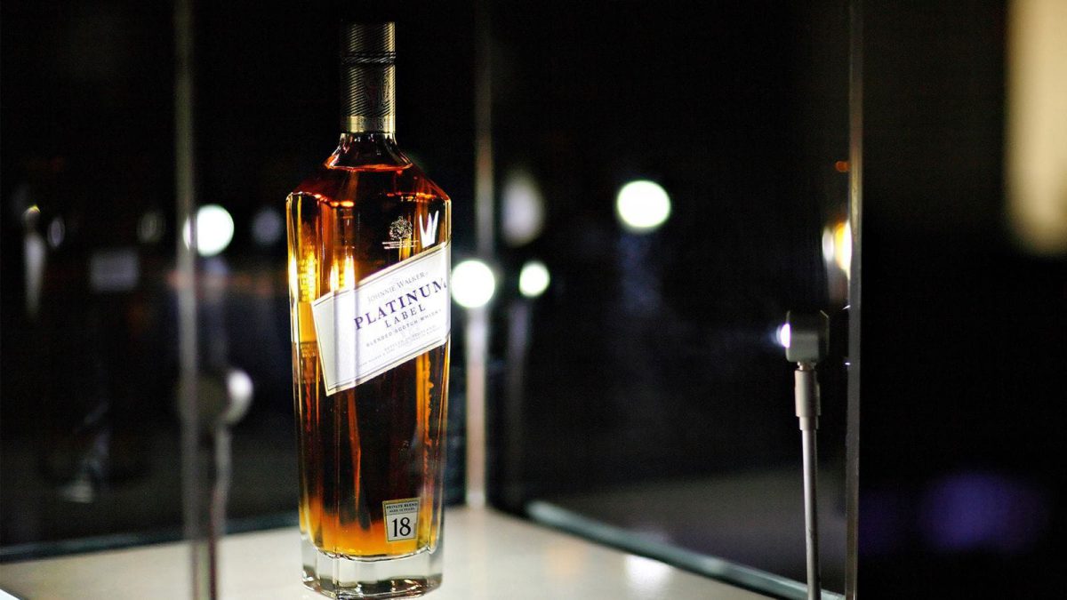 Rượu Johnnie Walker Platinum 18 năm 