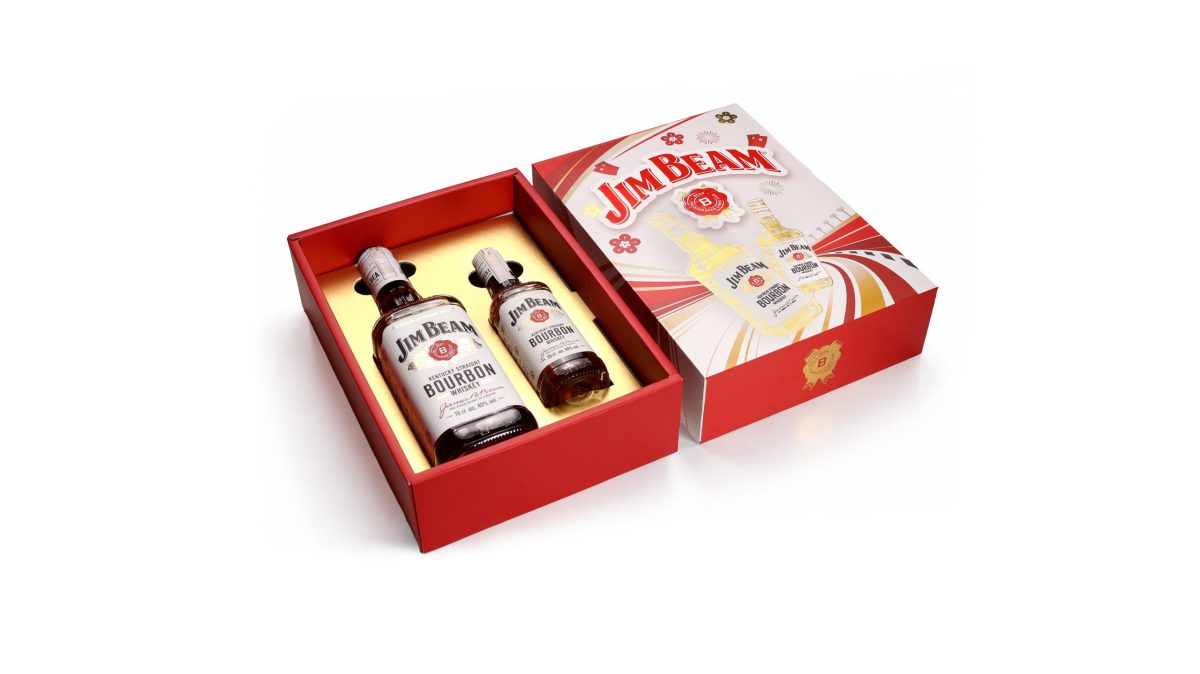 Bên trong hộp quà Jim Beam Tết 2027