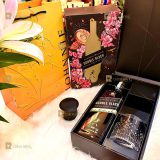 Johnnie Walker Double Black Label - Hộp Quà Tết 2027 1000 ml - hình mô tả 2