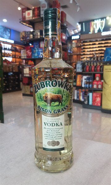 Zubrowka Bison (Cọng cỏ xanh) 