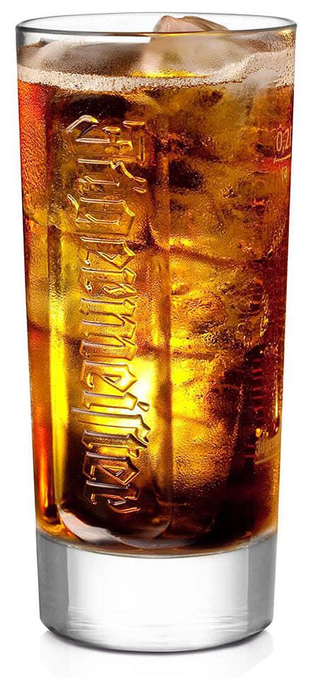 Cocktail Jager Mate pha từ rượu Jagermeister và soda