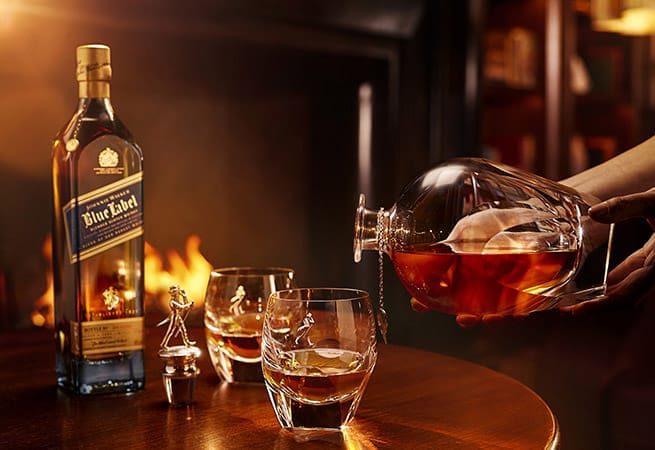 johnnie-walker-blue-label-hop-qua-quy-mao-xuan-vang-3
