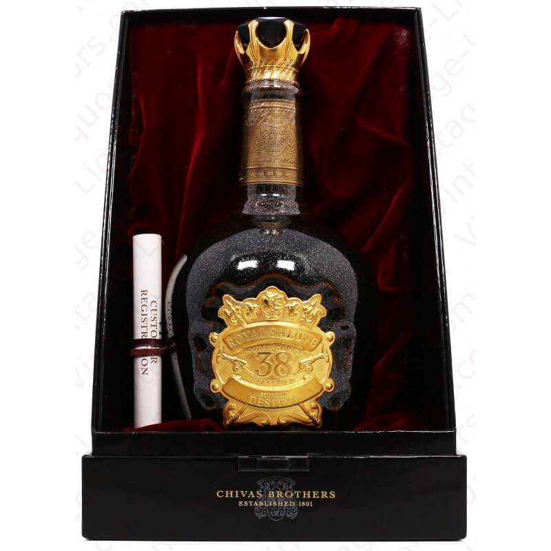 Hình 2. Chivas 38 có thiết kế vô cùng tinh xảo, đẹp mắt