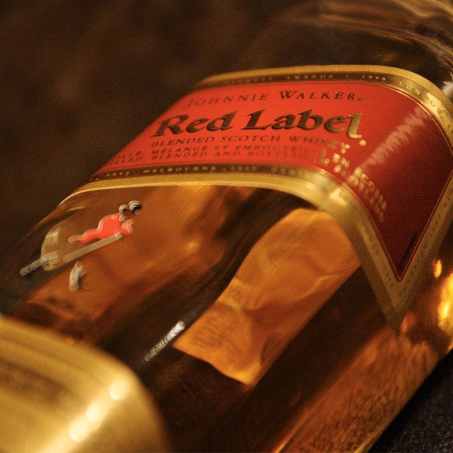 Màu rượu Johnnie walker Red label