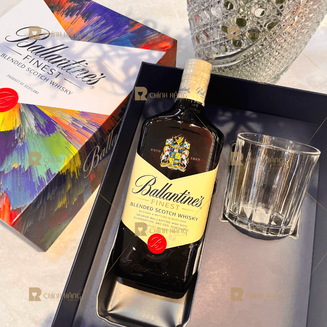 Ballantine's Finest - Hộp Quà Tết 2026 700 ml - hình mô tả 2