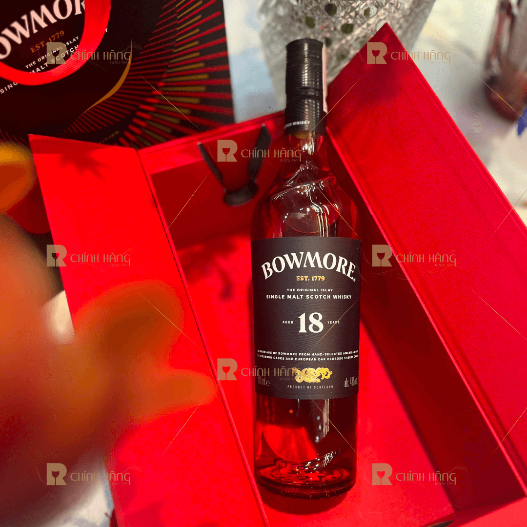 Bowmore 18 Năm The Original Islay - Hộp Quà Tết 2026 700 ml - hình mô tả 2