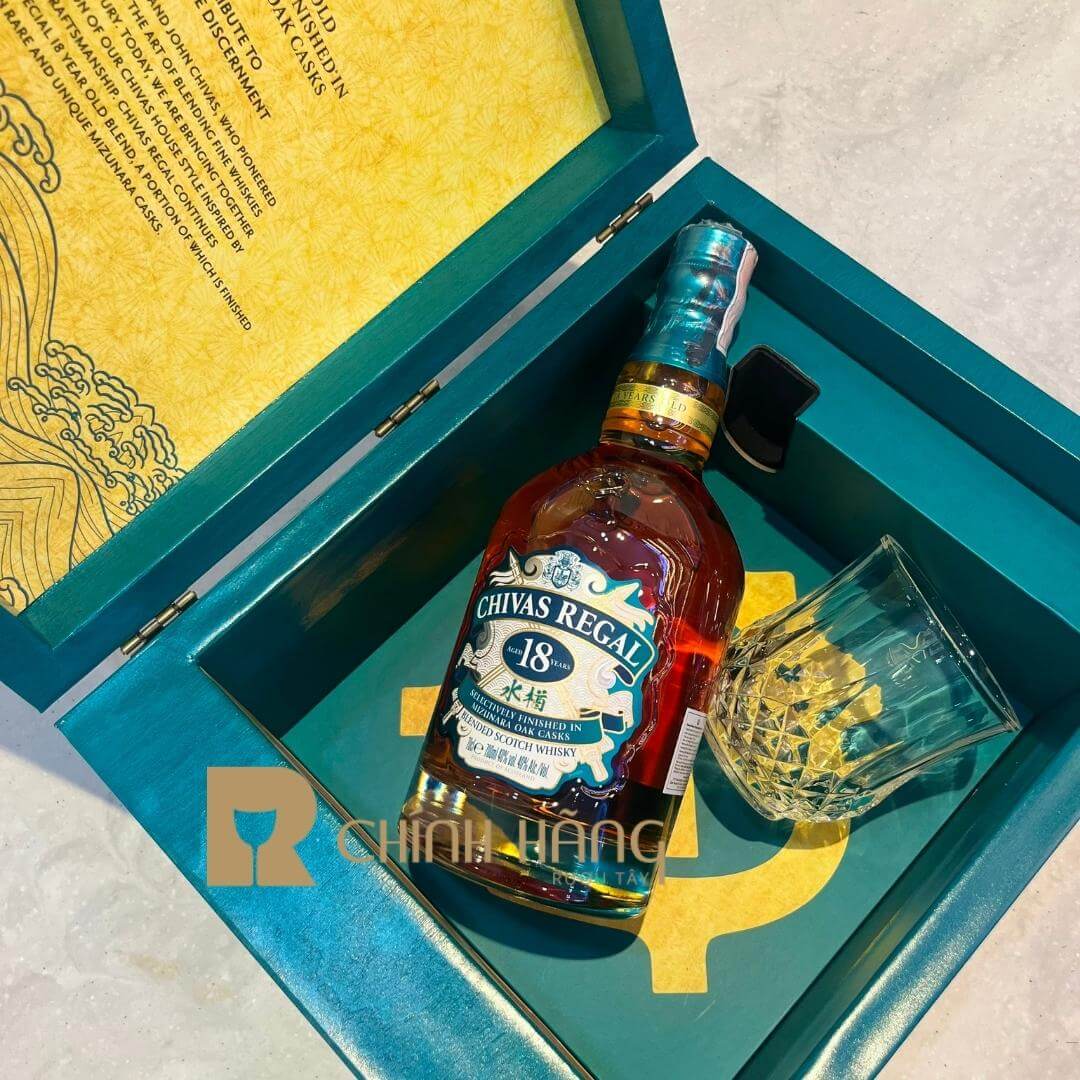 Chivas 18 Năm Mizunara - Hộp Quà Tết 2024 700 ml - hình mô tả 2