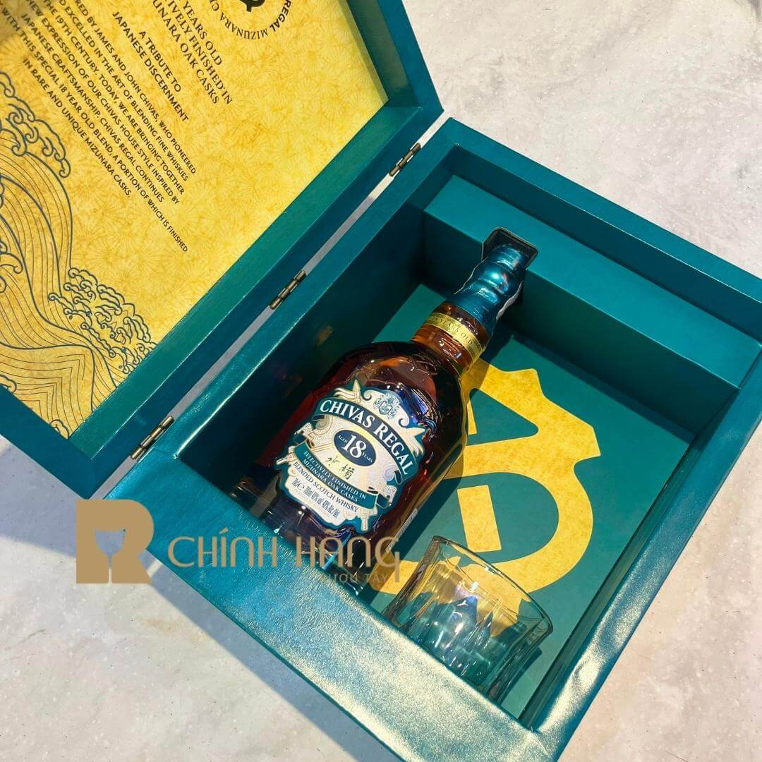 Chivas 18 Năm Mizunara - Hộp Quà Tết 2024 700 ml - hình mô tả 2
