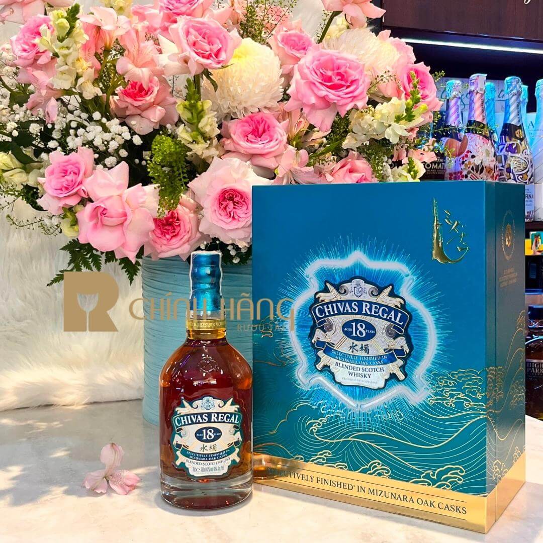 Chivas 18 Năm Mizunara - Hộp Quà Tết 2024 700 ml - hình mô tả 2