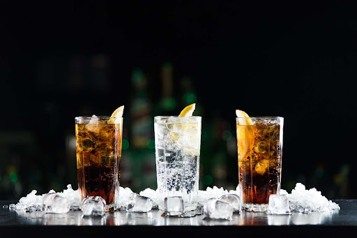 Cách pha rượu Whisky với Coca