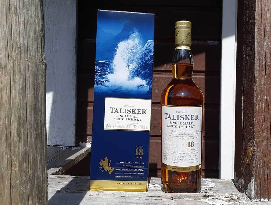 Talisker 18- Một loại rượu ngọt ngào ủ khói phải có cho bất kỳ người hâm mộ Talisker.