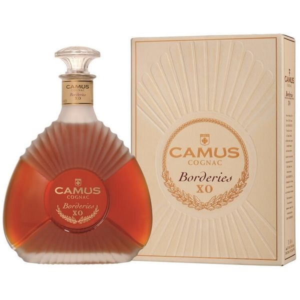 Camus XO Borderies (Hộp Trắng) 700 ml